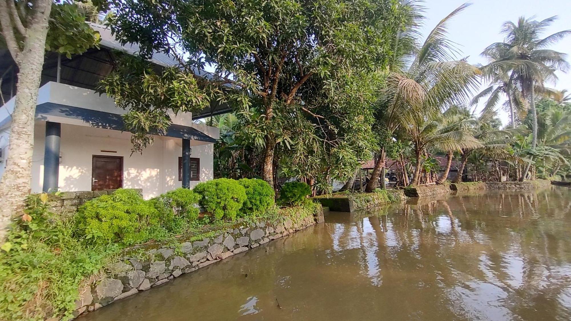 Valentine'S Rice Bowl Home Stay Alappuzha Екстер'єр фото